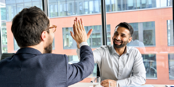 Abriendo puertas al éxito profesional: Oportunidades laborales con el idioma inglés